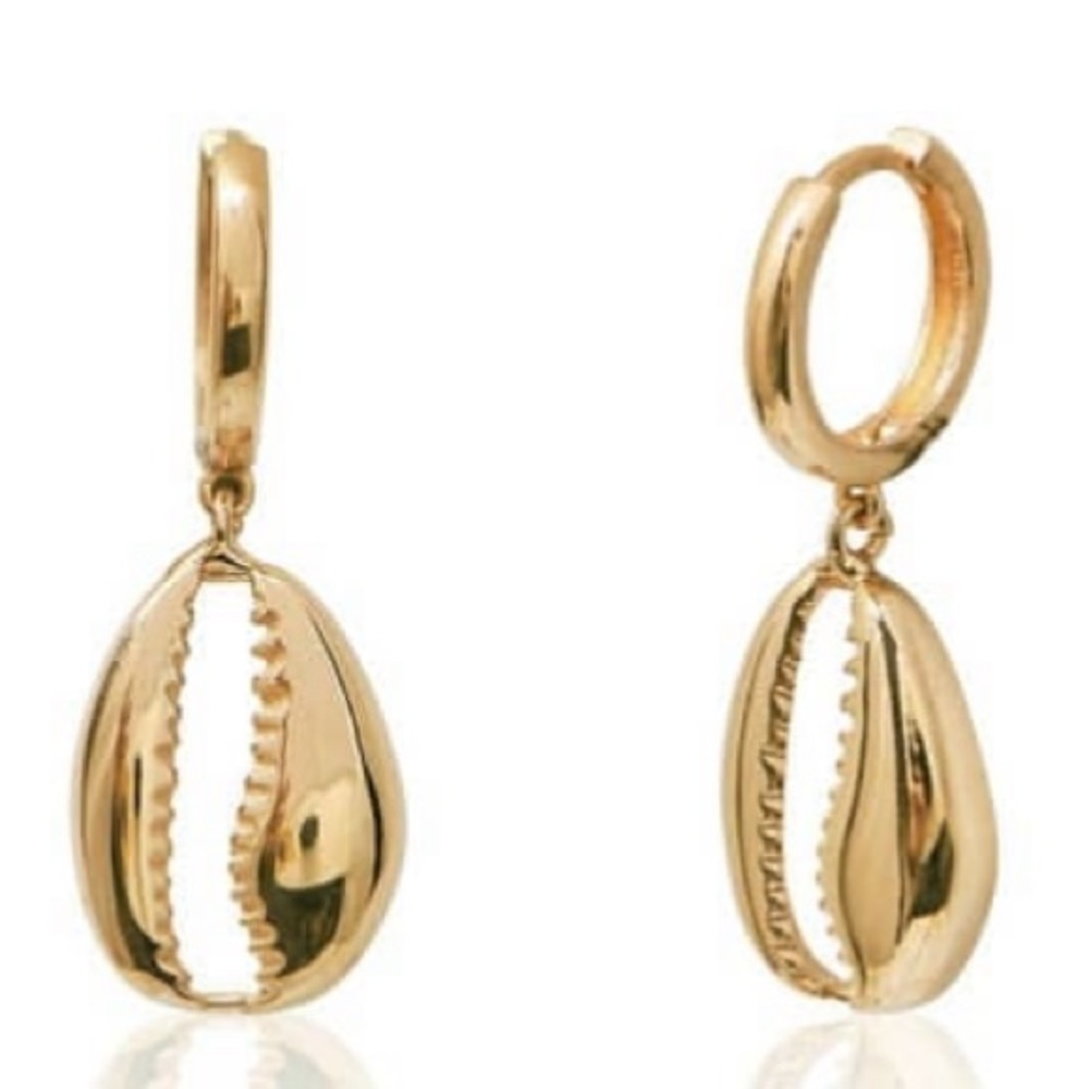 Cowrie Shell Huggies